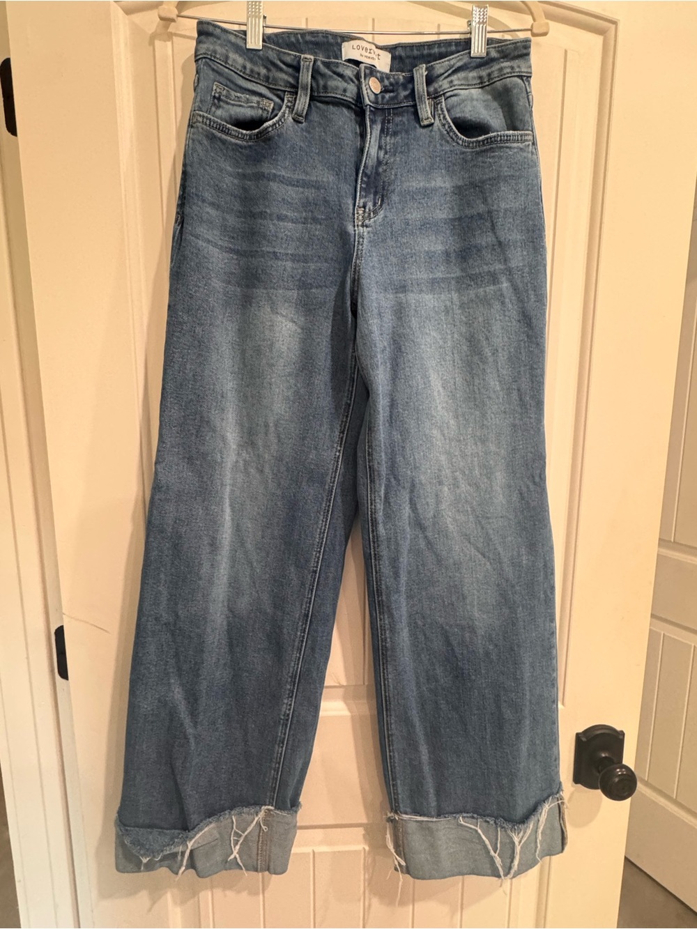 Lovervet  Light Blue Wide-Leg Cropped Jeans
